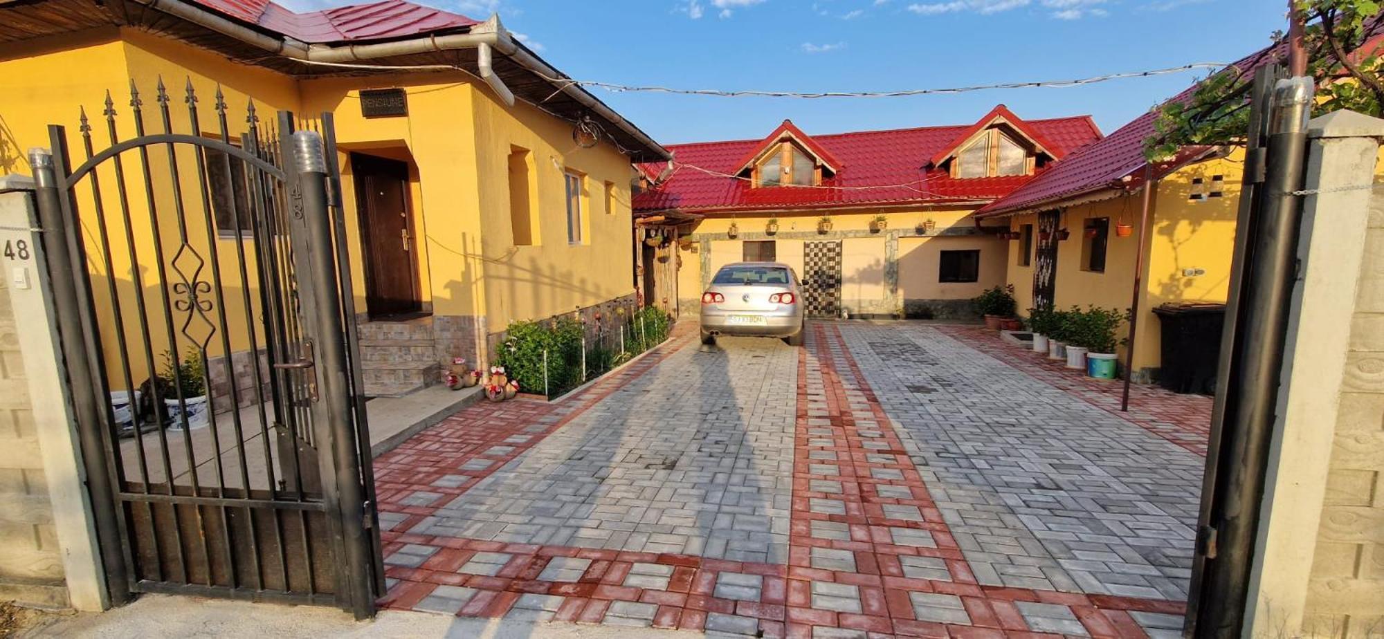 Casa Andreea Hotel Novaci-Straini Ngoại thất bức ảnh