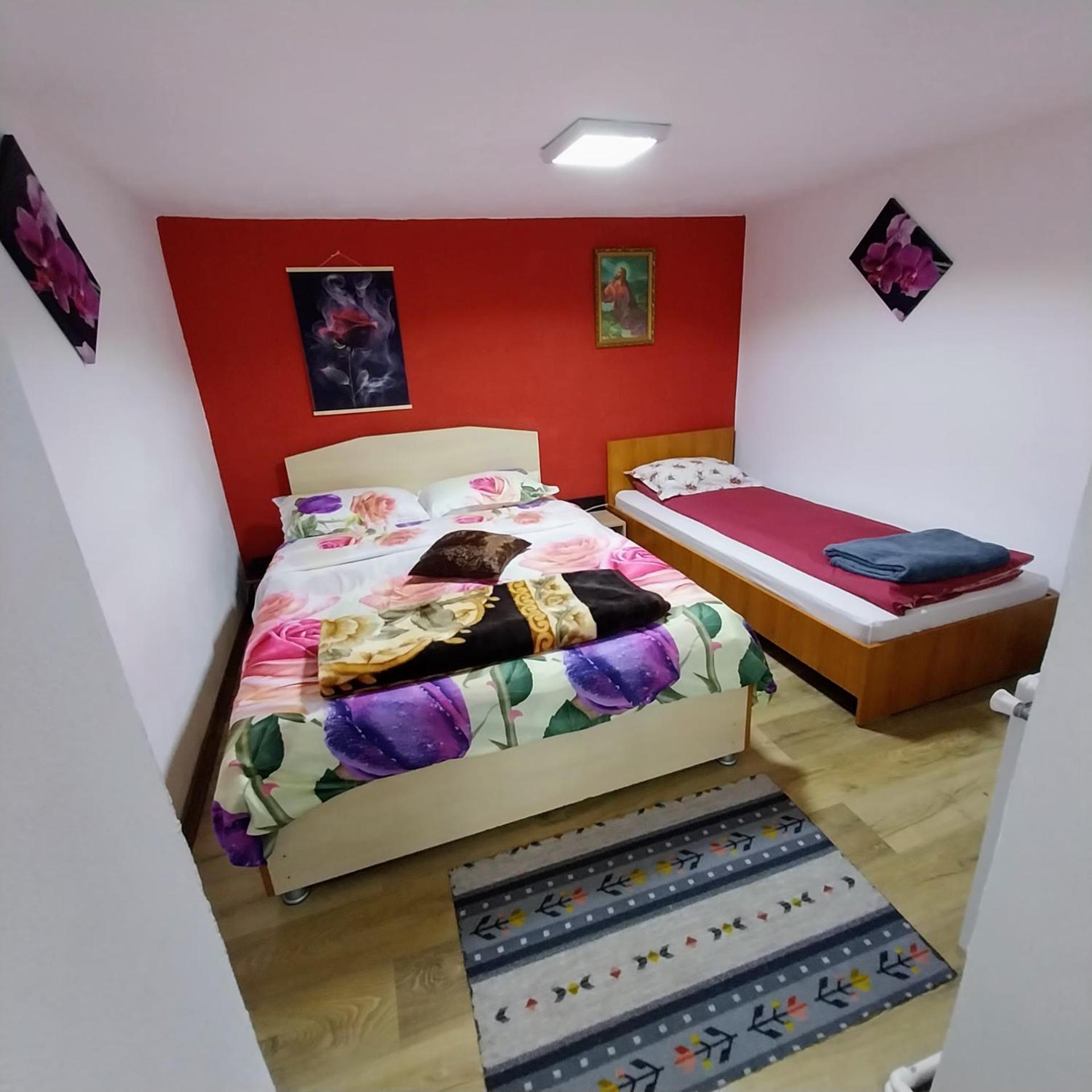 Casa Andreea Hotel Novaci-Straini Ngoại thất bức ảnh
